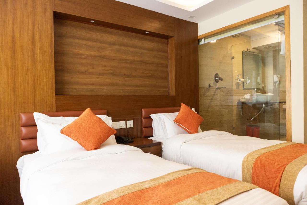 Hotel Yakroo Manang Catmandu Exterior foto