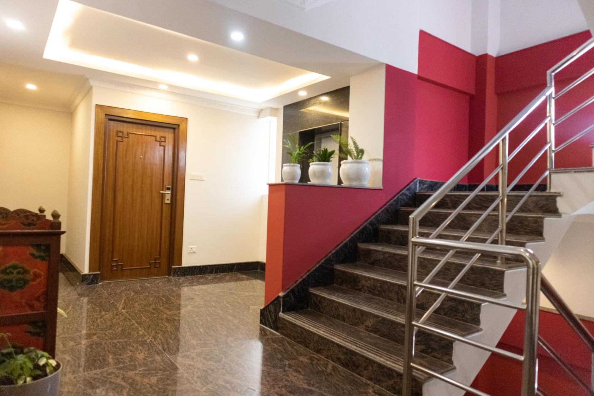 Hotel Yakroo Manang Catmandu Exterior foto